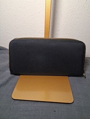Travelon Long Black Zipper Wallet